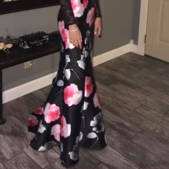 Prom dress - Picture 2 of 2